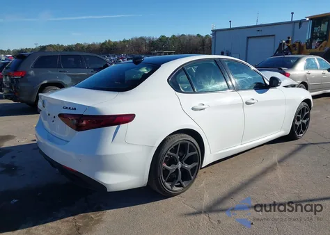 2019 Alfa Romeo Giulia Ti Sport Awd z USA, uszkodzony, nr VIN ZARFANBNXK7614812